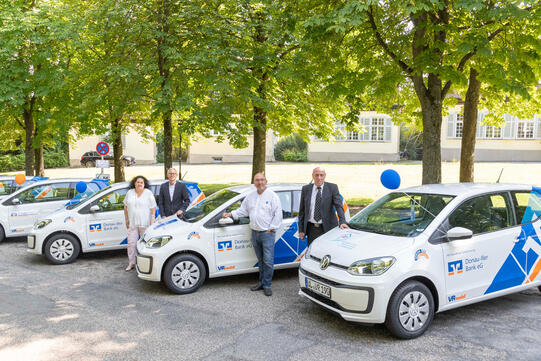Fahrzeugspende der Raiffeisenbank Donau-Iller